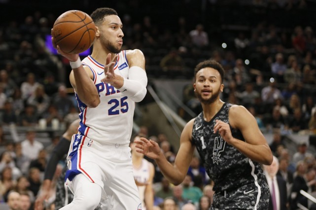 76人客场逆转马刺，成功摆脱两连败