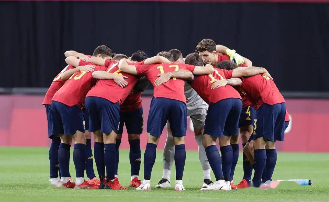 包含摩洛哥逆转塞内加尔，奥亚尔萨瓦尔统治全场的词条