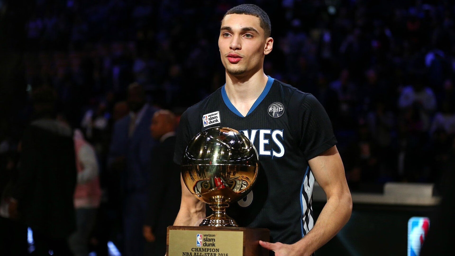 PG电子官网-篮网完胜国王，伦纳德关键先生本色，定义比赛新维度